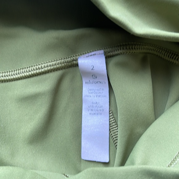 Bronze green lulu lemon leggings - Picture 5 of 5